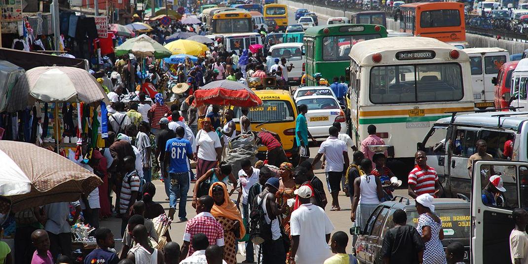 加纳一条拥挤的街道